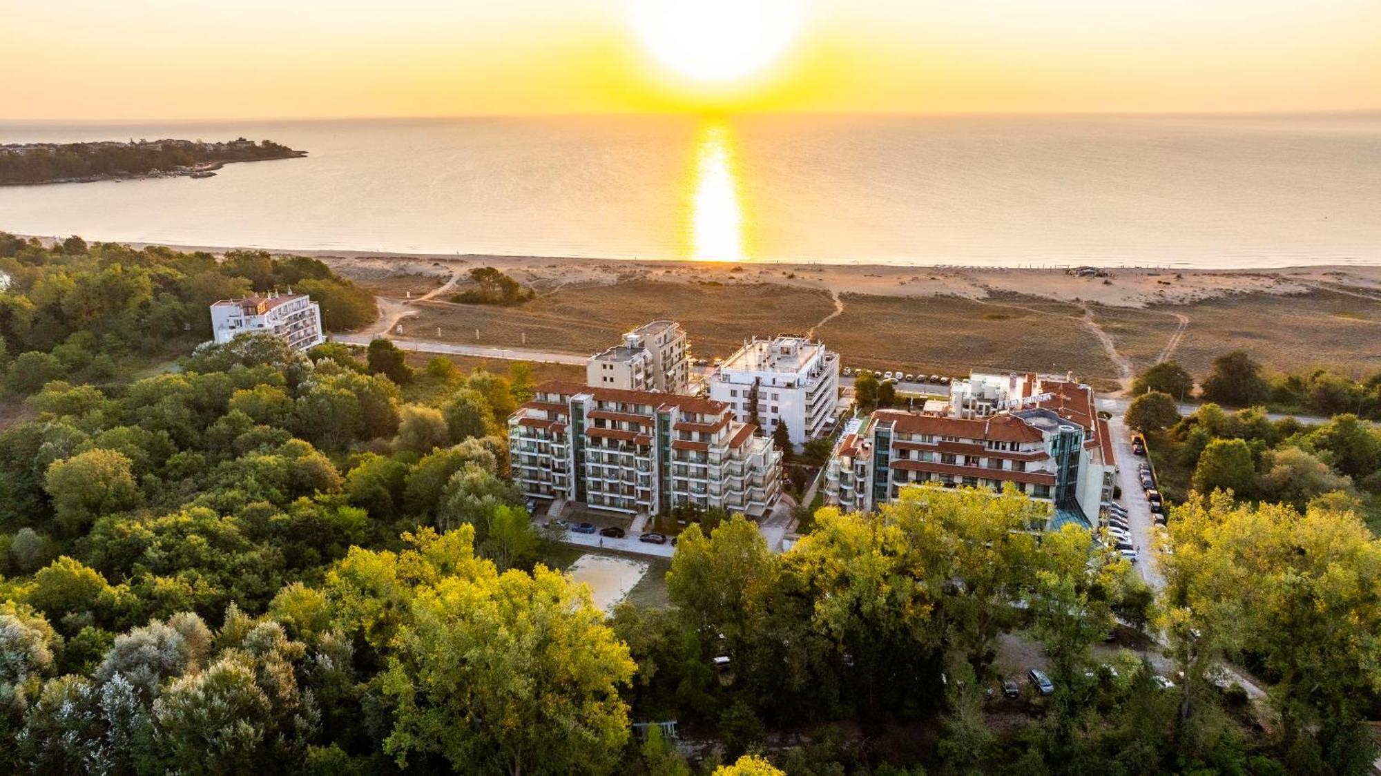 Aparthotel Hotel Prestige City II Primorsko Dış mekan fotoğraf
