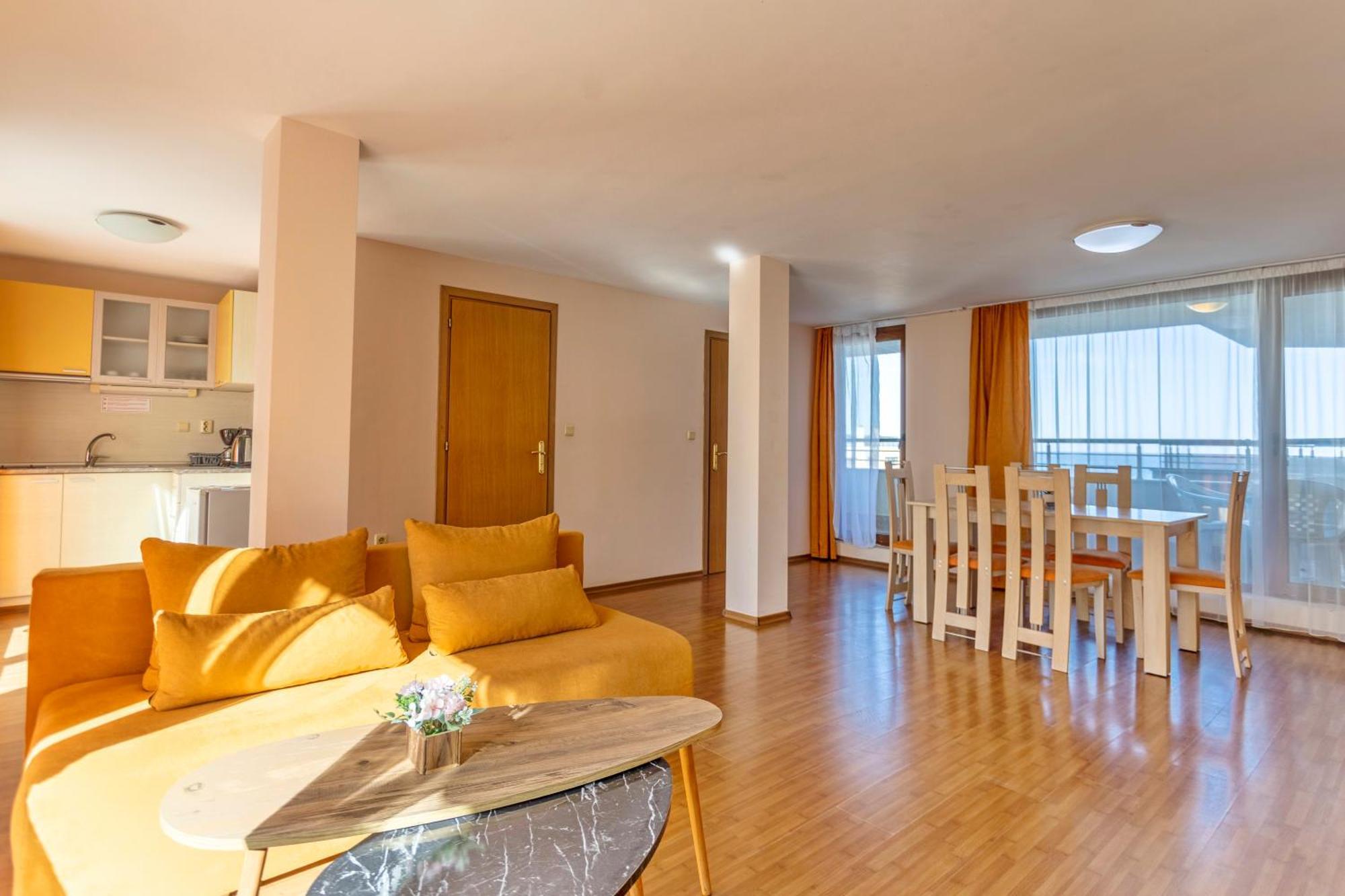 Aparthotel Hotel Prestige City II Primorsko Dış mekan fotoğraf