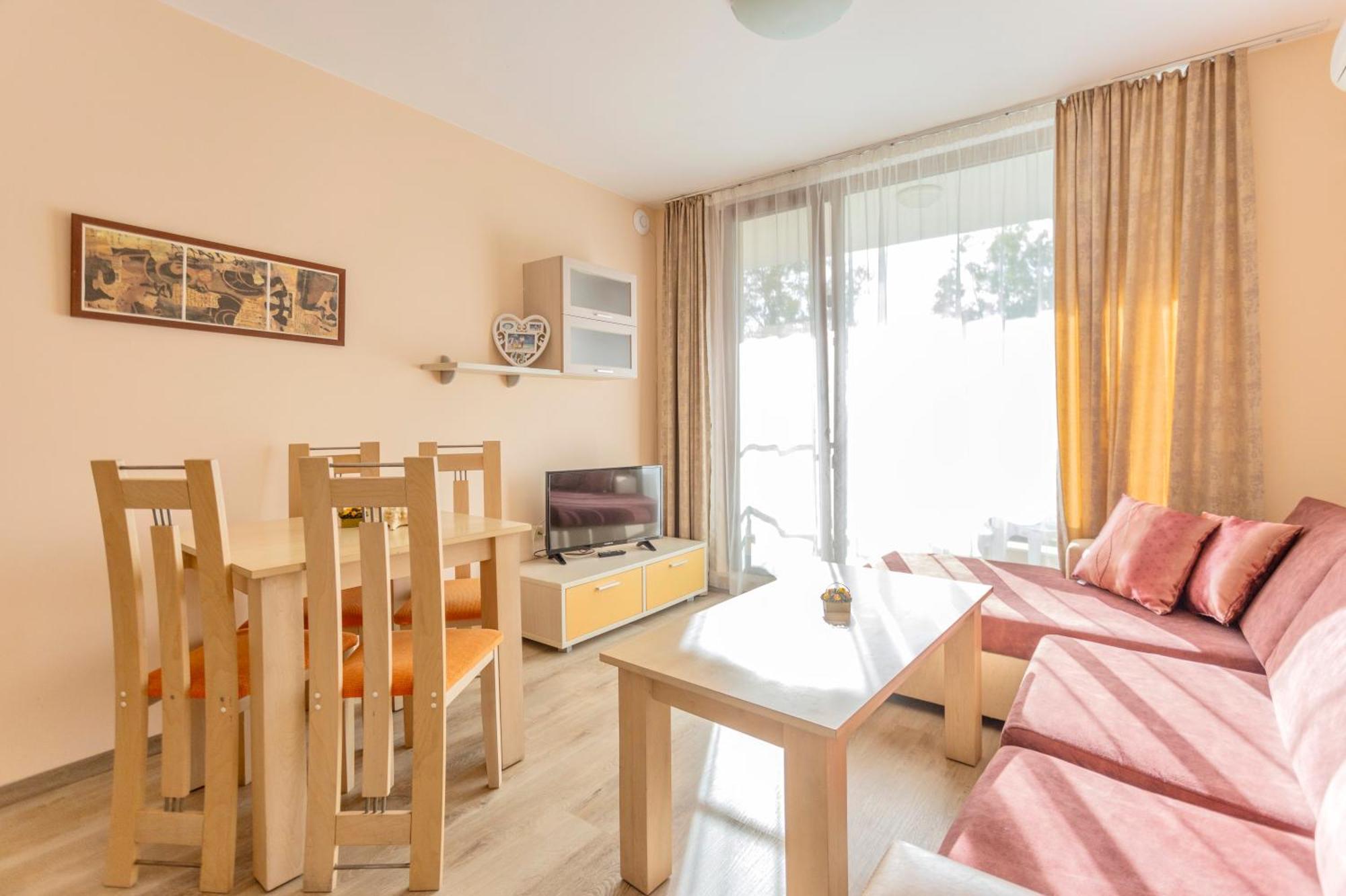 Aparthotel Hotel Prestige City II Primorsko Dış mekan fotoğraf