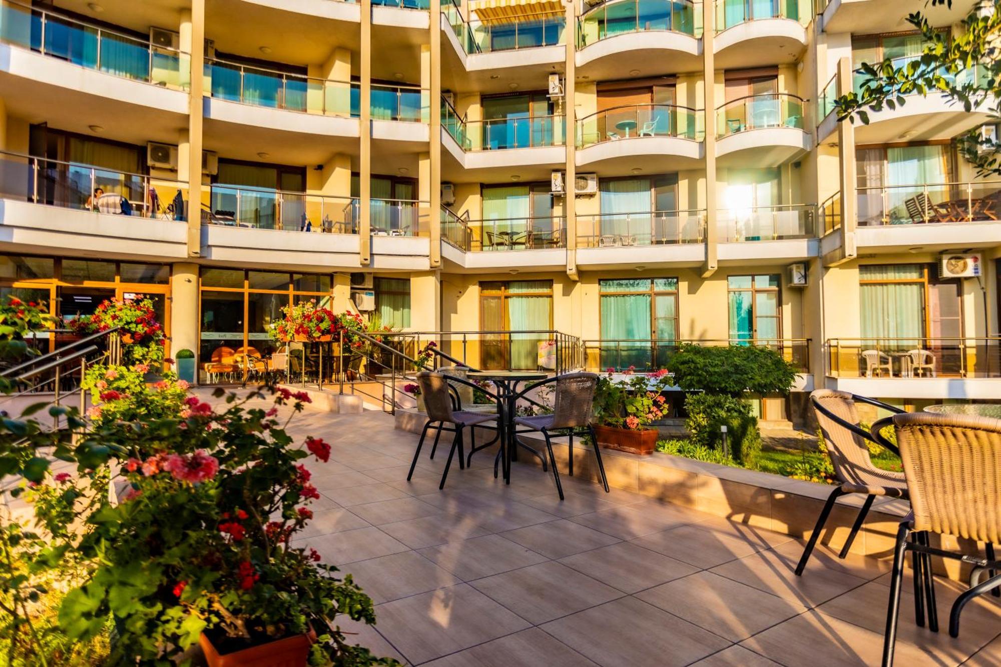 Aparthotel Hotel Prestige City II Primorsko Dış mekan fotoğraf