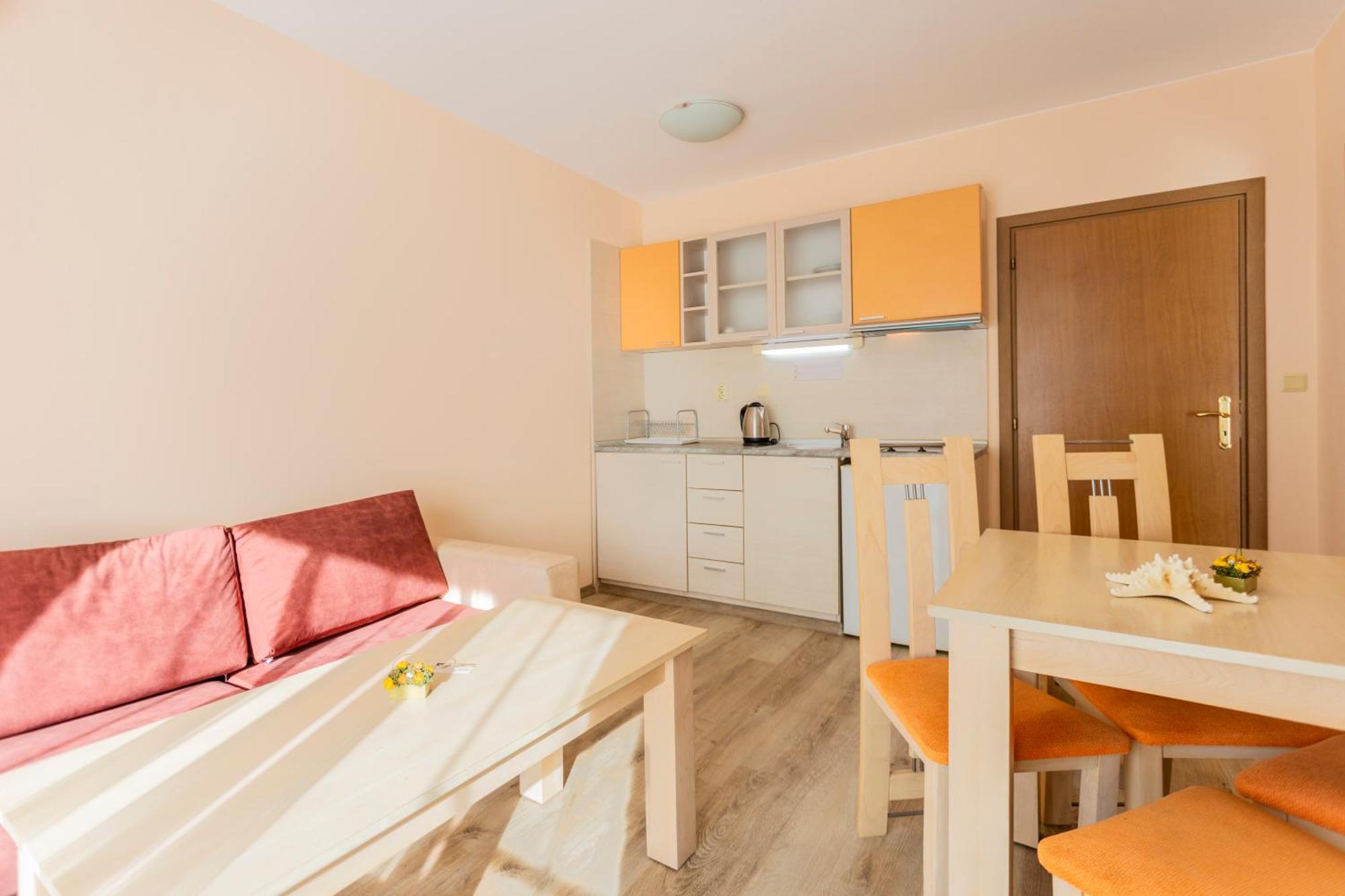Aparthotel Hotel Prestige City II Primorsko Dış mekan fotoğraf
